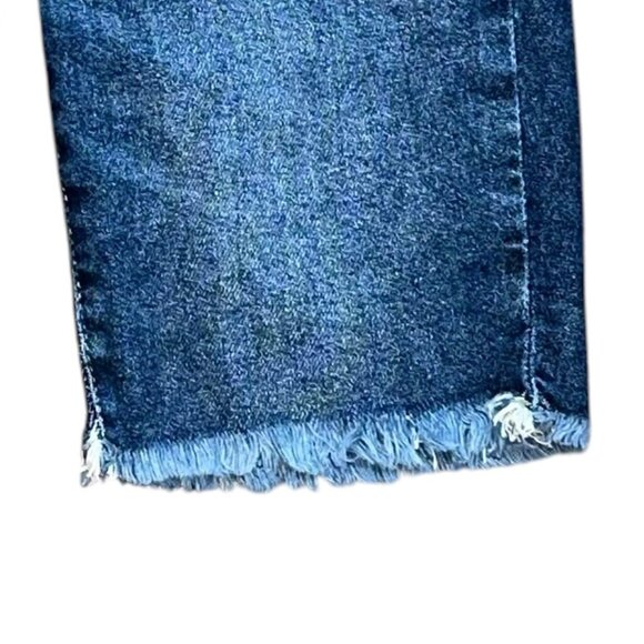 Good American 10" Bermuda Jean Denim Shorts Dark Wash Frey Hem GLB619T Size 2/26 - Picture 3 of 7